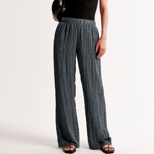 Abercrombie textured pull on pants size XLarge short